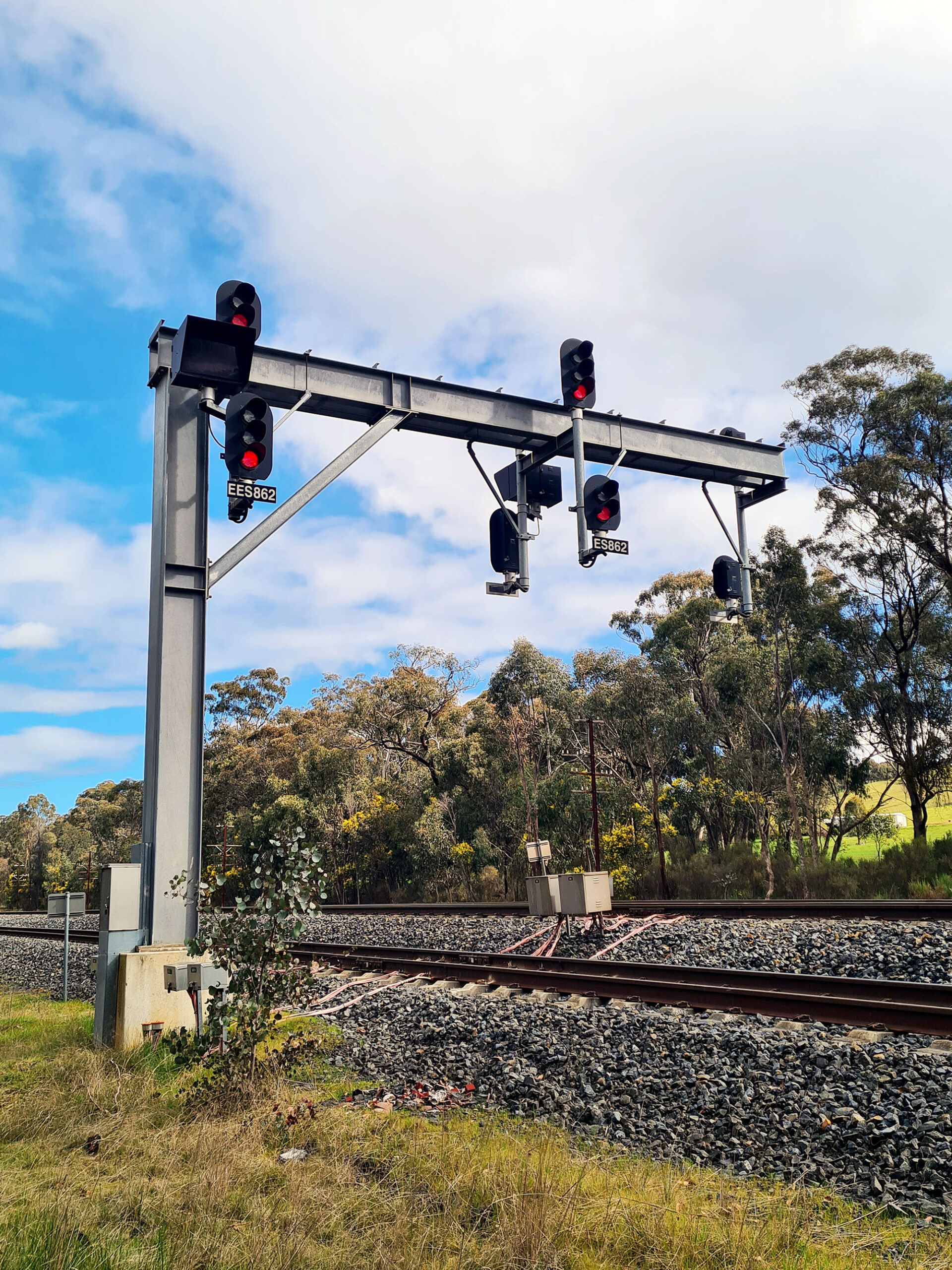 Cantilever signal gantry.